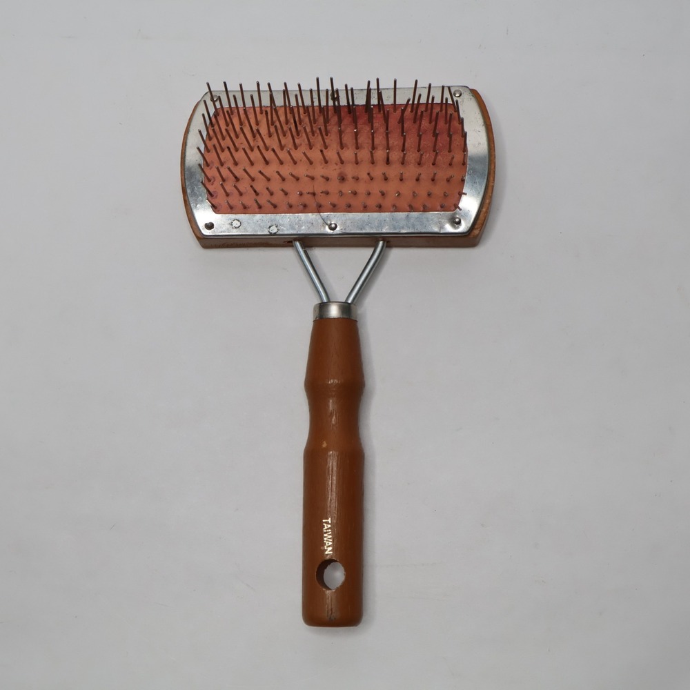 Vintage Oster Professional Pet Slicker Brush Wood Handle Made in Taiwan Brown
